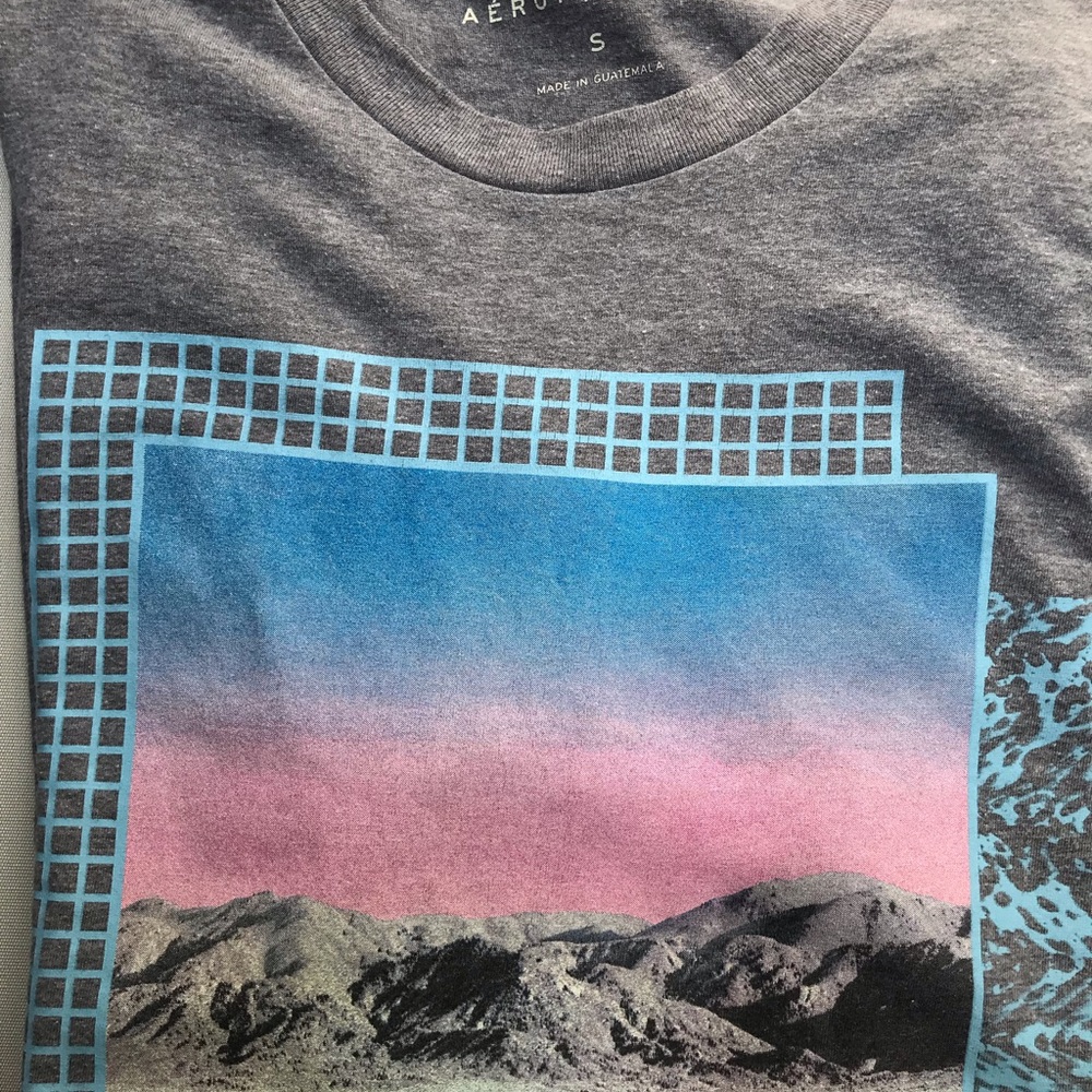 Aeropostale Men’s Small T-Shirt 55% Cotton 45% Polyester